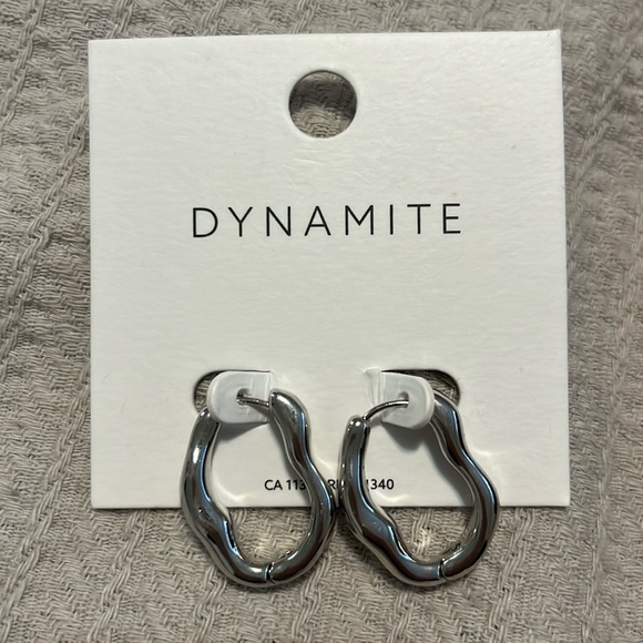 Dynamite Earrings - Picture 1 of 1